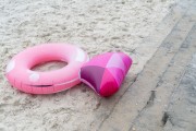 Pink fish-shaped buoy at Post 5 on Copacabana Beach - Rio de Janeiro city - Rio de Janeiro state (RJ) - Brazil