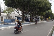 Motorcyclist without helmet on Amazonas Avenue - Parintins city - Amazonas state (AM) - Brazil