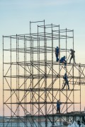 Metal structure being assembled for event on Copacabana Beach - Rio de Janeiro city - Rio de Janeiro state (RJ) - Brazil