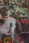 People working on applying asphalt on Francisco Otaviano Street - Rio de Janeiro city - Rio de Janeiro state (RJ) - Brazil