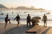 Fishermen entering in the sea - Fishing colony at Copacabana Beach - Suggar Loaf in the background - Rio de Janeiro city - Rio de Janeiro state (RJ) - Brazil