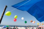 Trade stall on the edge of Copacabana Beach with balloon decoration - Rio de Janeiro city - Rio de Janeiro state (RJ) - Brazil