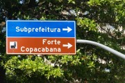 Sign on Atlantica Avenue - Rio de Janeiro city - Rio de Janeiro state (RJ) - Brazil