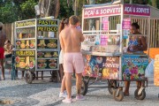 Street vendors selling açai and pastels in Arpoador - Rio de Janeiro city - Rio de Janeiro state (RJ) - Brazil