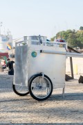 Street vendor selling boiled corn on the Arpoador Beach boardwalk - Rio de Janeiro city - Rio de Janeiro state (RJ) - Brazil