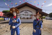 Statue of cangaceiros near a street market in Tambau - Joao Pessoa city - Paraiba state (PB) - Brazil