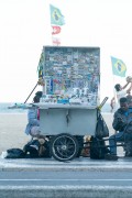 Trailer used to sell souvenirs on Copacabana Beach - Rio de Janeiro city - Rio de Janeiro state (RJ) - Brazil