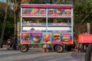 Street vendor selling hotdog in Arpoador - Rio de Janeiro city - Rio de Janeiro state (RJ) - Brazil