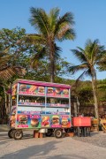 Street vendor selling hotdog in Arpoador - Rio de Janeiro city - Rio de Janeiro state (RJ) - Brazil