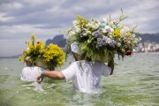 Devotees deliver gifts to Iemanja, the queen of the waters of Afro-Brazilian cults - Arpoador Beach - Rio de Janeiro city - Rio de Janeiro state (RJ) - Brazil