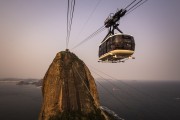 Cable car making the crossing between the Urca Mountain and Sugarloaf - Rio de Janeiro city - Rio de Janeiro state (RJ) - Brazil