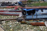Trash accumulated in the Negro River in the Educandos neighborhood - Manaus city - Amazonas state (AM) - Brazil