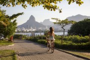 Cyclist - bike lane of Rodrigo de Freitas Lagoon - Rio de Janeiro city - Rio de Janeiro state (RJ) - Brazil