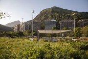 Buildings around Rodrigo de Freitas Lagoon with Morro do Cantagalo in the background - Rio de Janeiro city - Rio de Janeiro state (RJ) - Brazil