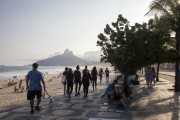 People watching the sunset from Arpoador - Rio de Janeiro city - Rio de Janeiro state (RJ) - Brazil