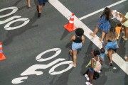 Pedestrians on Francisco Otaviano Street - Rio de Janeiro city - Rio de Janeiro state (RJ) - Brazil