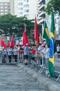 Chinese people holding flags await the passage of Chinese President Xi Jinping during the G20 meeting - Rio de Janeiro city - Rio de Janeiro state (RJ) - Brazil