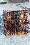 Street vendor selling glasses on the promenade of Copacabana Beach - Post 6 - Rio de Janeiro city - Rio de Janeiro state (RJ) - Brazil