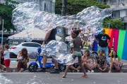 Soap bubbles on a leisurely day at Copacabana Beach - Rio de Janeiro city - Rio de Janeiro state (RJ) - Brazil