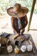 Detail of process for the production of cassava flour - Anavilhanas National Park - Novo Airao city - Amazonas state (AM) - Brazil
