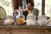 Detail of process for the production of cassava flour - Anavilhanas National Park - Novo Airao city - Amazonas state (AM) - Brazil