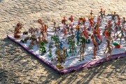 Sale of miniatures of strange creatures - Arpoador Beach - Rio de Janeiro city - Rio de Janeiro state (RJ) - Brazil