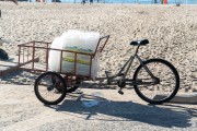 Tricycle distributing ice at Atlantica Avenue kiosks - Rio de Janeiro city - Rio de Janeiro state (RJ) - Brazil