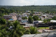 Street and houses in Presidente Figueiredo - Presidente Figueiredo city - Amazonas state (AM) - Brazil