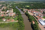 Picture taken with drone of the Apore River between the states of Goias and Mato Grosso do Sul - on the left the municipality of Lagoa Santa and on the right the district of Sao Joao do Apore - Lagoa Santa city - Goias state (GO) - Brazil