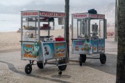 Street vendor selling in Arpoador - Rio de Janeiro city - Rio de Janeiro state (RJ) - Brazil