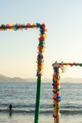 Goalpost decorated with flowers on Copacabana Beach - Rio de Janeiro city - Rio de Janeiro state (RJ) - Brazil