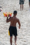 Street vendor of caipirinha and drinks - Arpoador - Rio de Janeiro city - Rio de Janeiro state (RJ) - Brazil