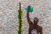 Bather taking a shower at Arpoador Beach. - Rio de Janeiro city - Rio de Janeiro state (RJ) - Brazil