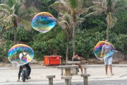 Soap bubbles on a leisurely day - Arpoador - Rio de Janeiro city - Rio de Janeiro state (RJ) - Brazil