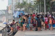 Tourists on the Arpoador Beach waterfront - Rio de Janeiro city - Rio de Janeiro state (RJ) - Brazil