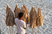 Sun umbrella for rent on Arpoador Beach - Rio de Janeiro city - Rio de Janeiro state (RJ) - Brazil