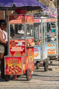 Street vendor selling in Arpoador - Rio de Janeiro city - Rio de Janeiro state (RJ) - Brazil