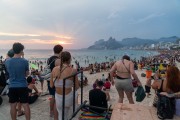 People observing the sunset from Arpoador - Rio de Janeiro city - Rio de Janeiro state (RJ) - Brazil
