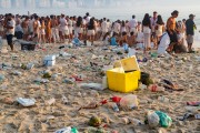 Trash left on the sand of Copacabana Beach after New Years Eve - Rio de Janeiro city - Rio de Janeiro state (RJ) - Brazil