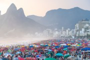 Bathers at Ipanema Beach - Rio de Janeiro city - Rio de Janeiro state (RJ) - Brazil