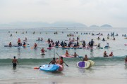Practitioners of Stand up paddle watching the sunrise - post 6 of Copacabana Beach - Rio de Janeiro city - Rio de Janeiro state (RJ) - Brazil