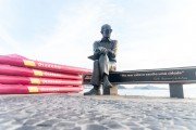 Stand up paddle boards and statue of Carlos Drummond de Andrade - Rio de Janeiro city - Rio de Janeiro state (RJ) - Brazil